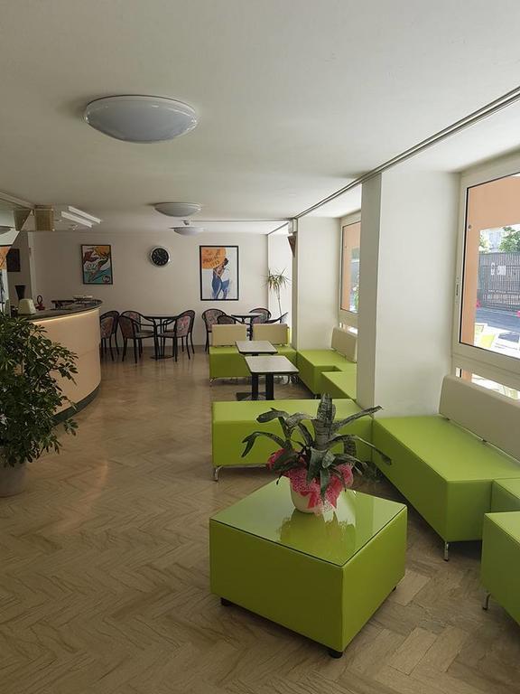 Hotel Tre Assi Rimini Exterior photo