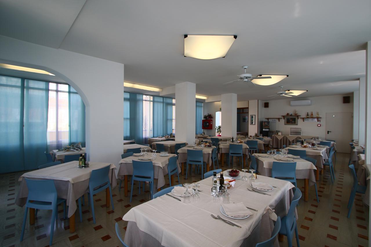 Hotel Tre Assi Rimini Exterior photo