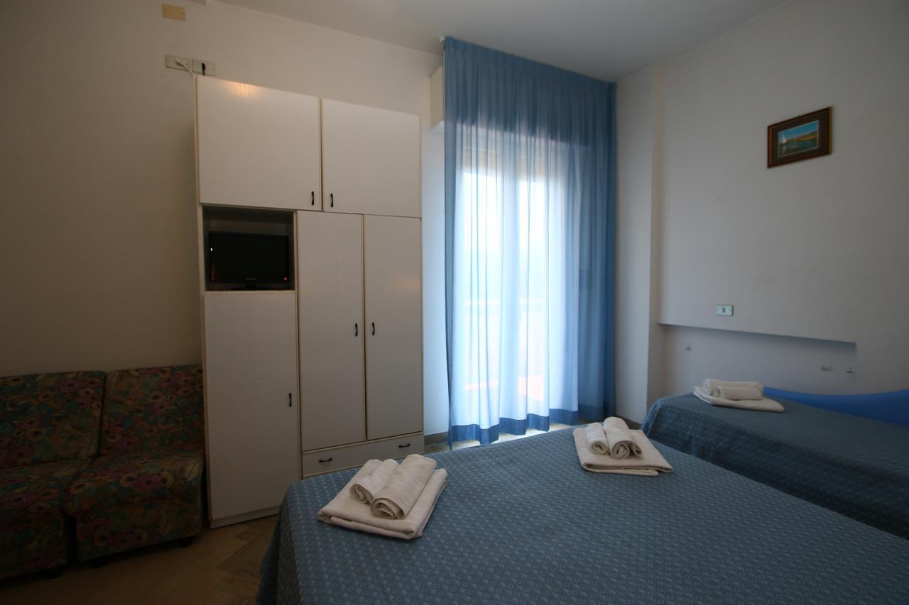 Hotel Tre Assi Rimini Exterior photo