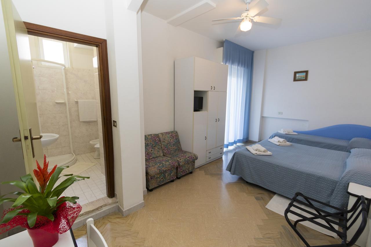 Hotel Tre Assi Rimini Exterior photo